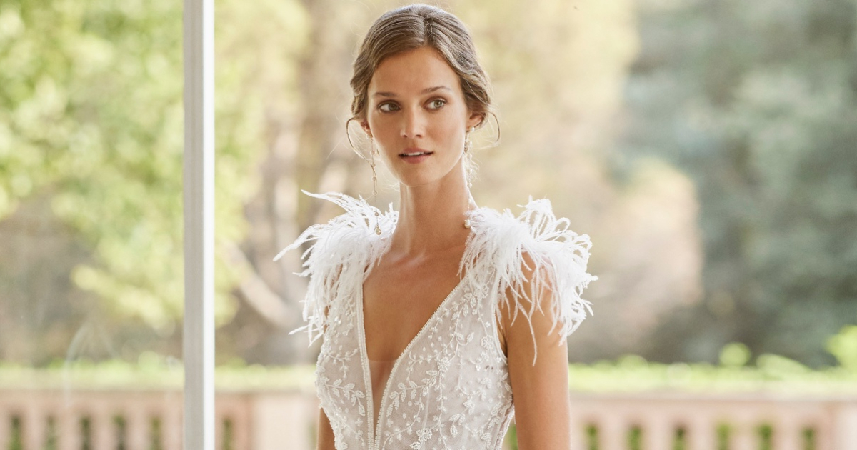 Vestidos de novia con plumas, la tendencia más de 2022