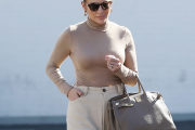 Jennifer Lopez con un bolso Birkin de Hermés