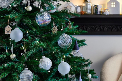 ¿Quieres decorar tu casa como se merece en estas próximas Navidades? Ficha estos 10 artículos tan bonitos de Primark Home, son ideales.