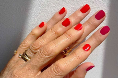 colores uñas rejuvenecen manos manicuras tendencia