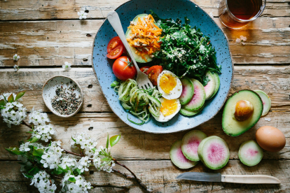 La clave de un plato saludable está en incluir vegetales, proteínas e hidratos.