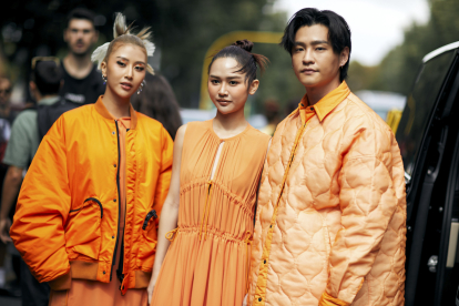 Vestido satinado naranja  Recién llegados a Zara, Mango y Massimo