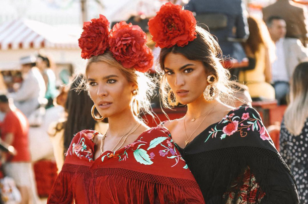 29 ideas de Feria de Abril en Sevilla peinados  peinado flamenca trajes  de flamenco feria