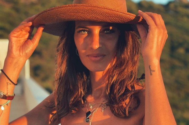 El collar de Sara Carbonero que alegrará look de verano