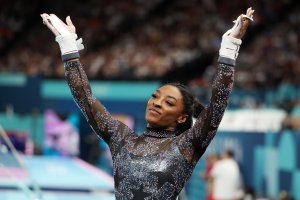 Simone Biles en su reaparición en los Juegos Olímpicos de París 2024.