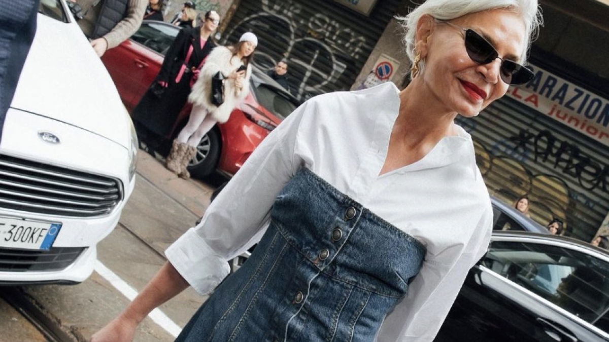 
         Fichamos la blusa larga más sofisticada, fresca y bonita en Massimo Dutti que aman las mujeres de más de 50 
    