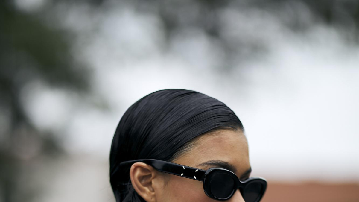 
        El peinado que utilizó Eugene Souleiman en el desfile de Simone Rocha es el más viral de esta primavera
    