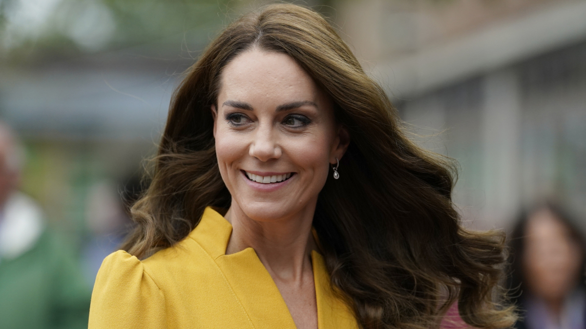 
        Casa Real británica se ve obligada a confirmar a la BBC que Kate Middleton sí es la mujer del vídeo
    