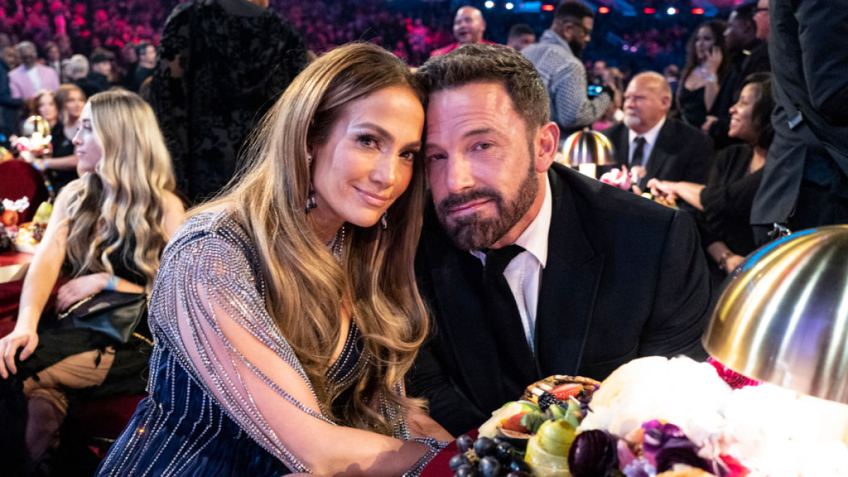 
        Jennifer Lopez pide ayuda a la ex mujer de Ben Affleck para salvar su matrimonio
    