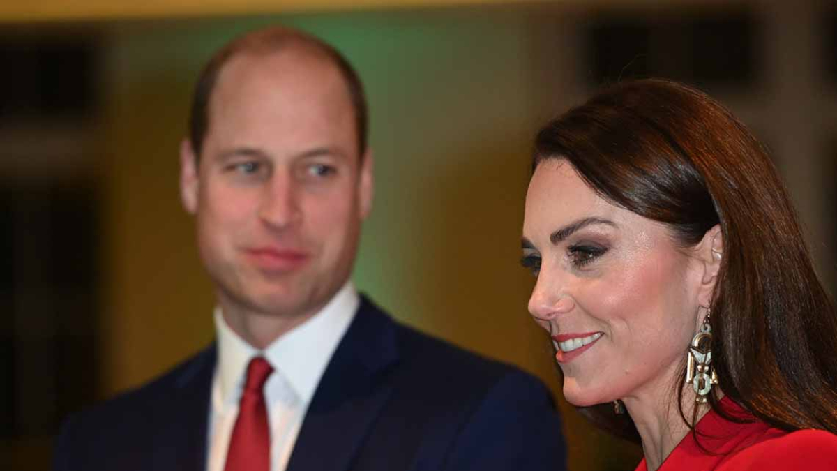 
        Los príncipes de Gales emiten un nuevo comunicado tras hacer público el cáncer de Kate Middleton
    