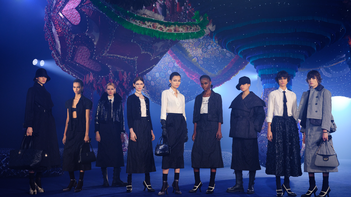 
         El 'savoir-faire' de los bolsos de Dior que triunfarán entre las que más saben de moda este otoño 
    
