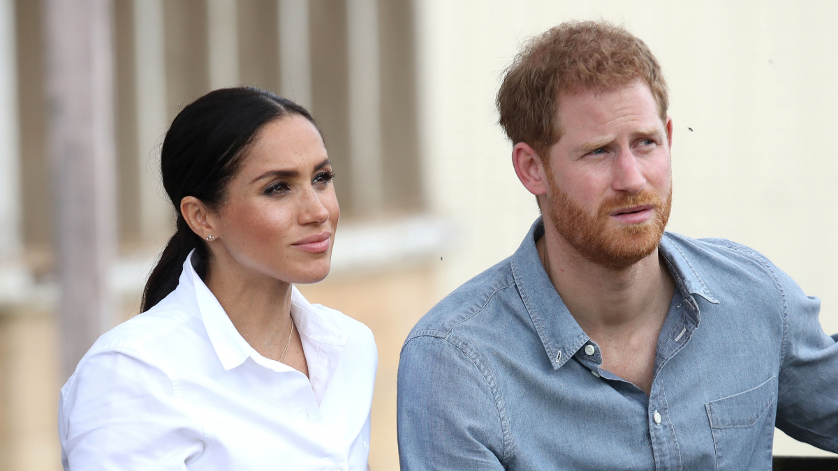 
         Harry y Meghan podrían estar alquilando una casa en el Palacio de Kensington para volver a estrechar lazos 
    