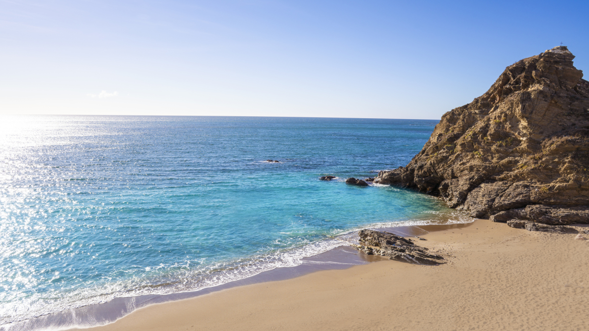 
         Cuál es la playa más bonita del mundo según la inteligencia artificial 
    