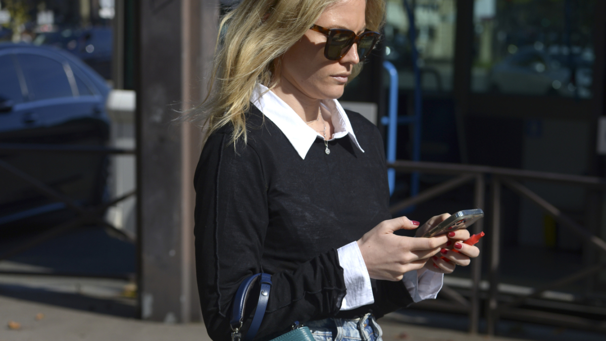 
        El pantalón vaquero ‘efecto arrugado’ de Zara está creando una gran polémica en redes: es moda o no
    