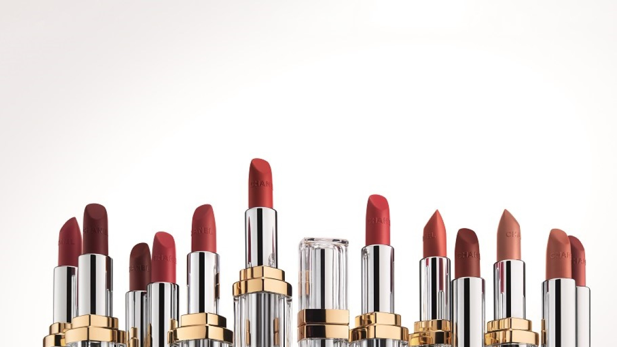 
         La última barra de labios de Chanel es una oda a la elegancia, el diseño y la funcionalidad 
    