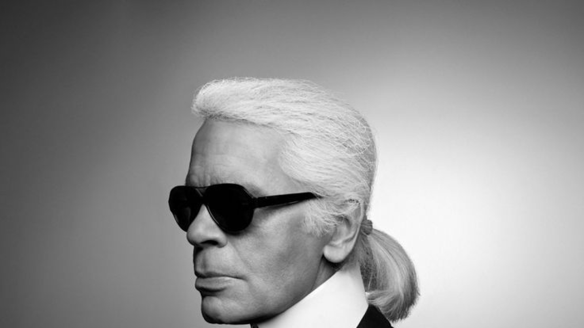 
        La vida y obra de Karl Lagerfeld: el diseñador que lideró las icónicas casas de Chanel y Fendi
    