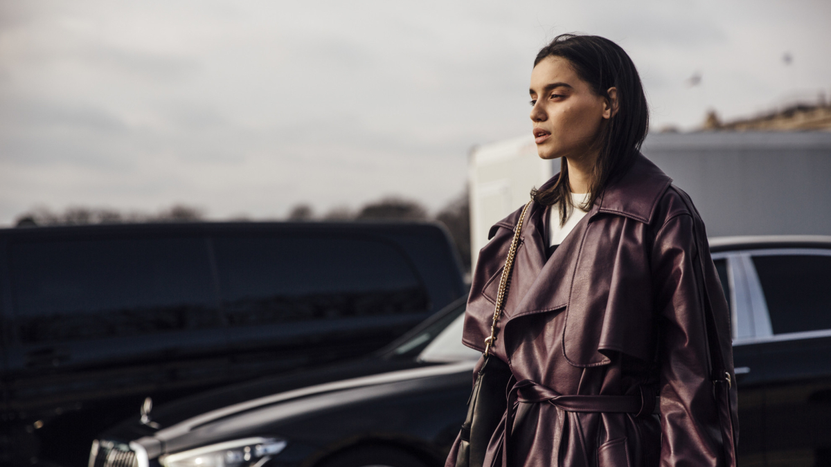 
        Las novedades de Zara que una editora de moda compraría: de una blusa con volantes a una chaqueta de punto con abalorios
    