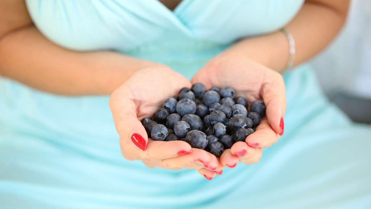 
        La fruta antioxidante que aumenta el deseo sexual y recomiendan los médicos contra el envejecimiento
    