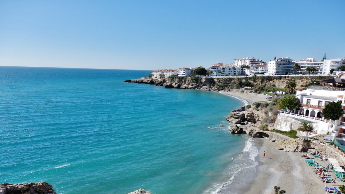 
        Una de las playas más bonitas de Andalucía que merece ser visitada al menos una vez en la vida
    