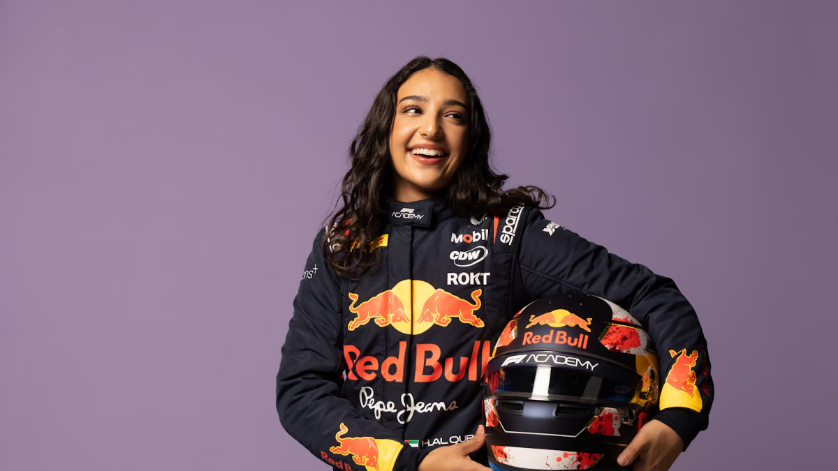 
        Pepe Jeans se une con Oracle Red Bull para vestir a la piloto Hamda Al Qubasi
    