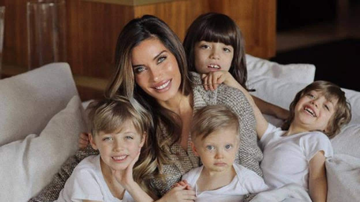 
        Pilar Rubio desmiente los rumores de crisis en su matrimonio y abre la puerta a un quinto hijo
    