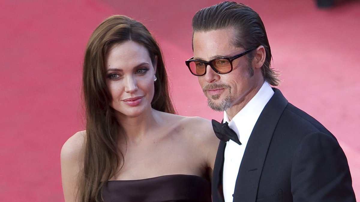 
                Angelina Jolie le pide a Brad Pitt que termine la pelea por su divorcio
            
