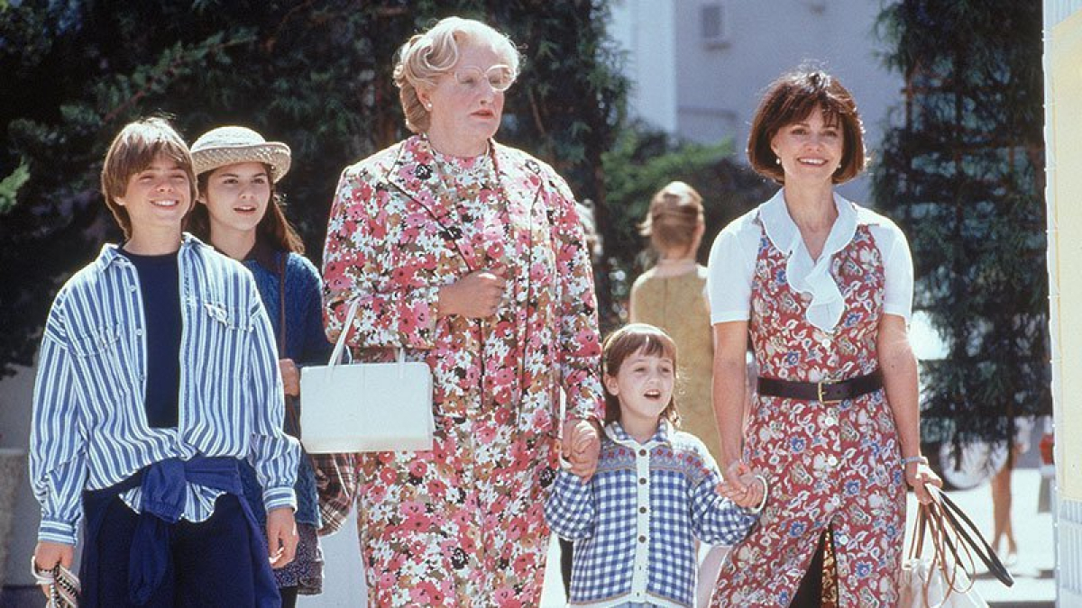 
        ¿Recuerdas a los hijos de Robin Williams en ‘Señora Doubtfire’? ¡no creerás como son ahora!
    