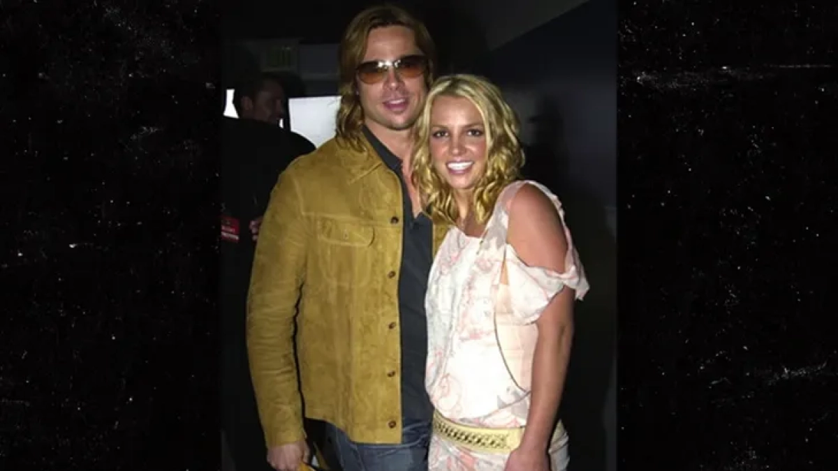 
        Britney Spears se ha pasado el fin de semana publicando fotos de Brad Pitt y te contamos la razón
    