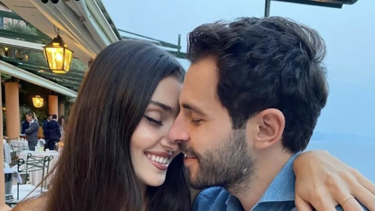 
        La historia de cómo la ex del novio de Hande Erçel puede convertirse en cuñada de la actriz
    
