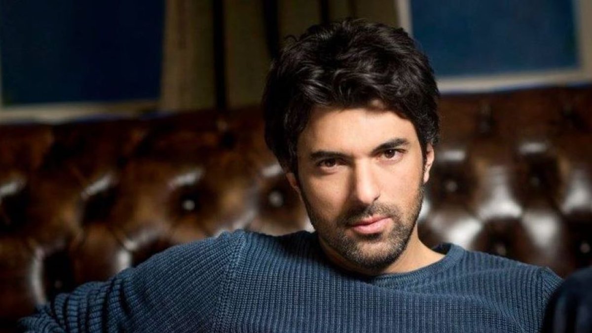 
                La tragedia golpea a Engin Akyürek: el actor pierde a uno de sus familiares en un terrible accidente
            