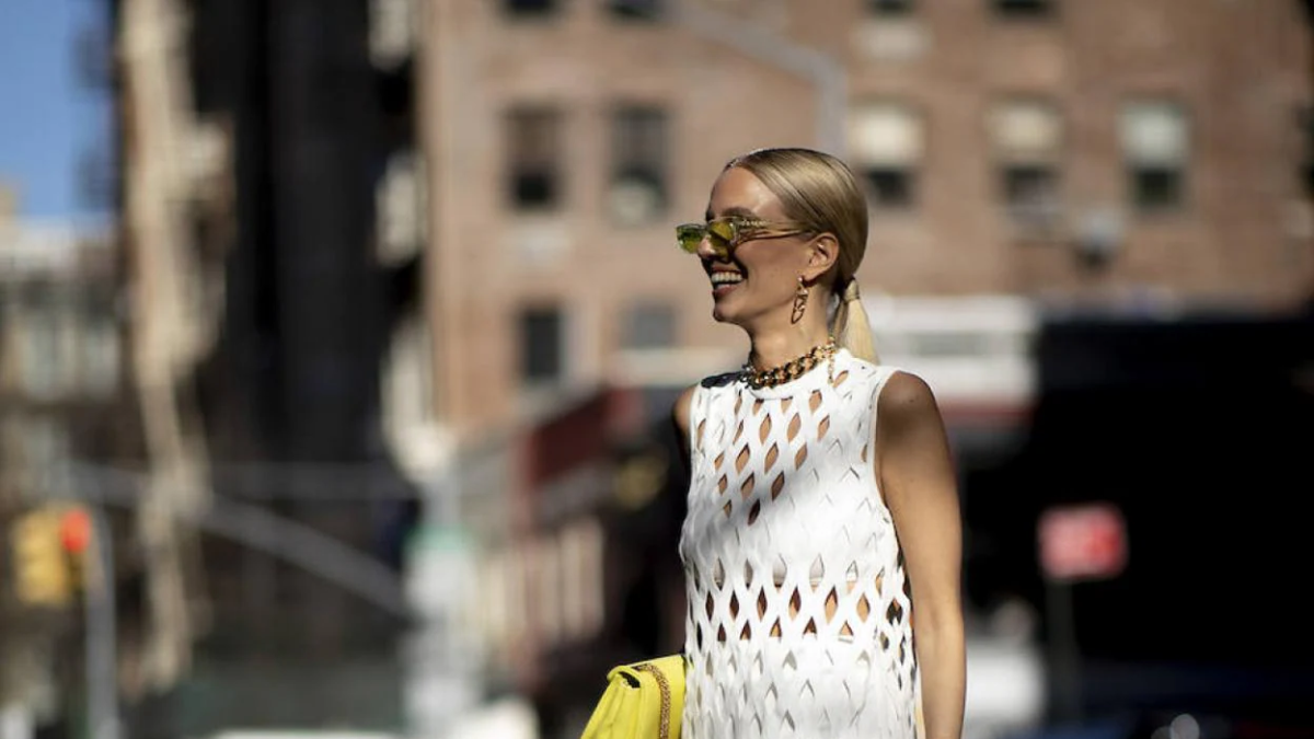 
                Vestidos de Zara ideales para la ola de calor en España que forman parte de las novedades de Inditex
            
