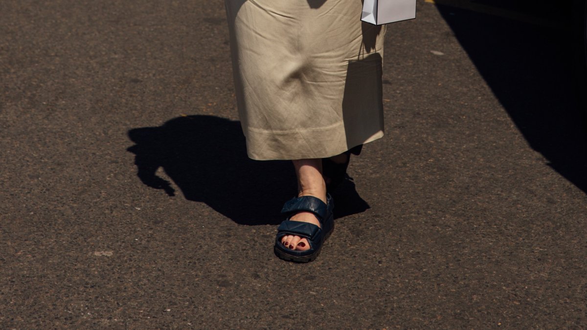 
                Cinco sandalias planas de piel de las rebajas de Massimo Dutti tan cómodas como elegantes
            