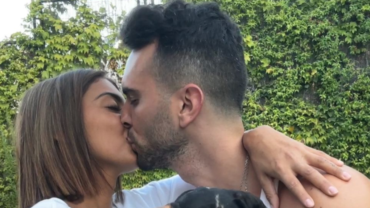 
                ¡Sorpresa! Marieta y Suso confirman su relación con un beso y un bonito mensaje: 