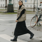 Chaleco en tendencia en el street style de Copenhagen FW23