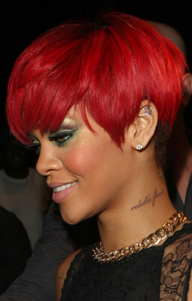 Rihanna prepara su nueva línea de maquillaje