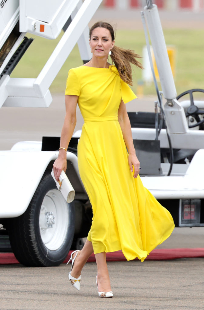 O Atar saludo Necesitas un vestido amarillo: palabra de Kate Middleton