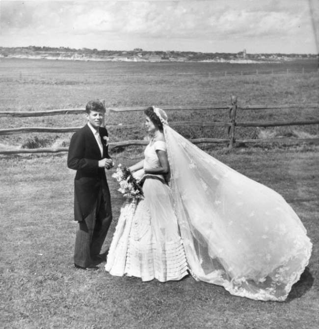 Jackie y John F. Kennedy, el día de su boda. Foto: Tom Frissell/ John F. Kennedy Presidential Library and Museum, Boston.