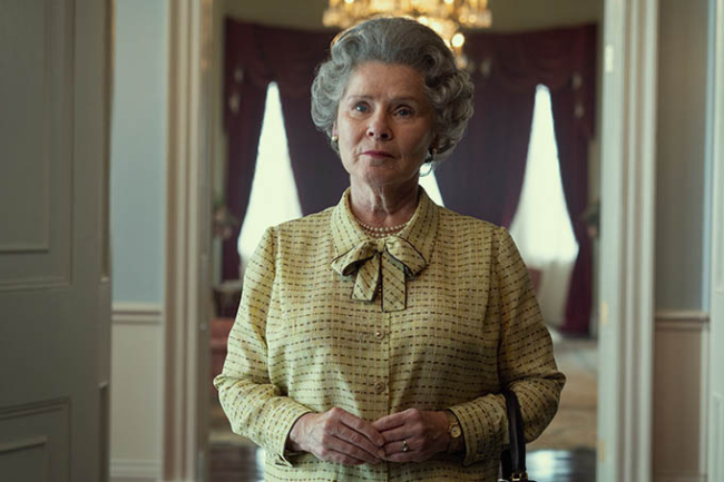 Imelda Staunton como Isabel II en 'The Crown' / Netflix.