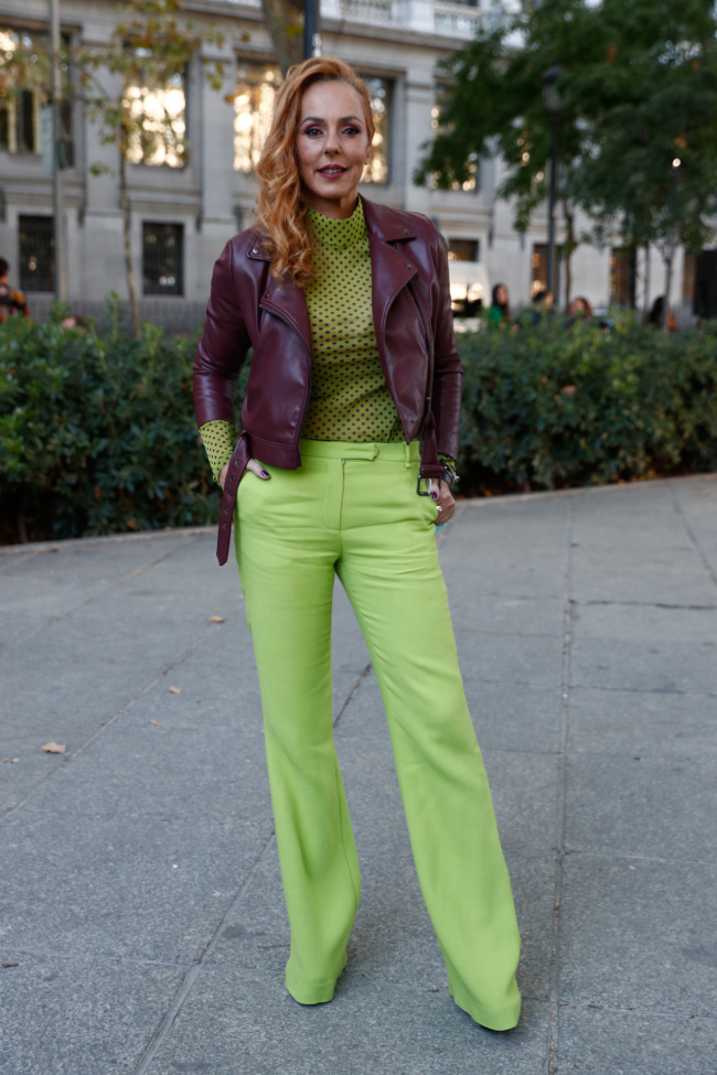 Rocío llevaba un look en verde y burdeos de tendencia color block / Gtresonline.