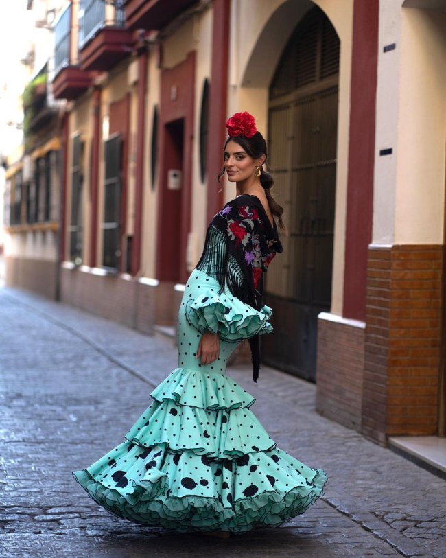 De Susana Molina a Pantoja: vestidos de las 'influencers' en la de Abril de Sevilla
