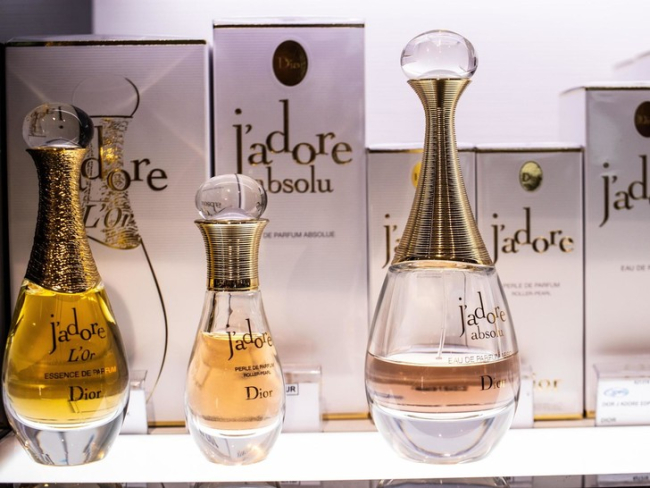 Dior J’adore perfume