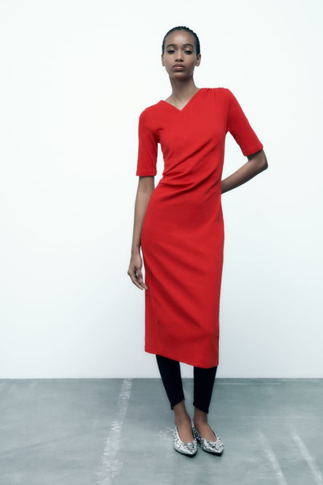 Rebajas en Zara: 13 vestidos que te salvan la temporada