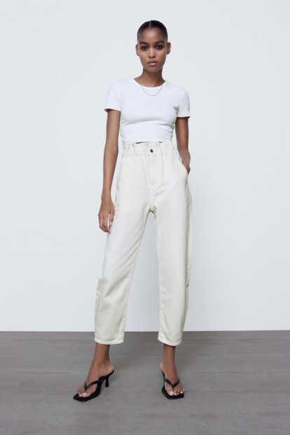 Estos son los pantalones blancos de Zara que más estilizan y que han  conquistado a las mujeres mayores de 50