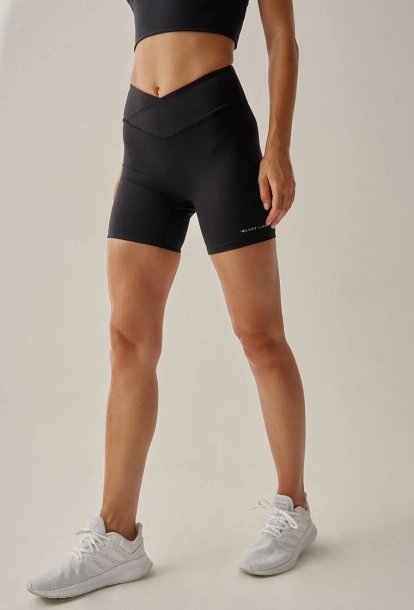 Los shorts de Oysho que más triunfan son estos que combinan efecto vientre  plano y push up