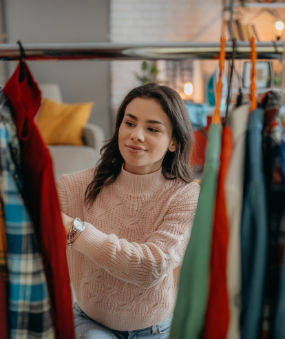 La ropa de segunda mano se ha convertido en una tendencia al alza