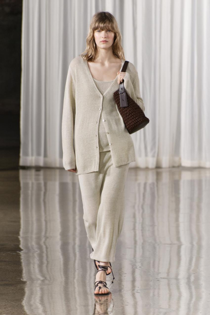 'Total look' de chaqueta + top + pantalón de Zara.