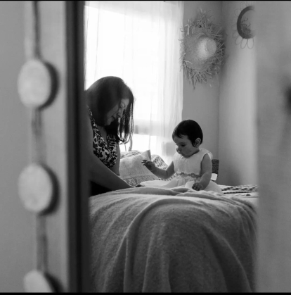 En la imagen, María, paciente con endometriosis que consiguió quedarse embarazada de su hija gracias a un tratamiento de ovodonación en la clínica IVI de Mallorca.